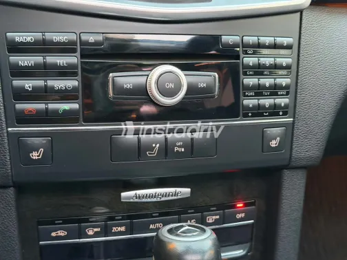 Mercedes E 200 2010 Black Automatic Used for Sale in Greater Cairo ( Cairo + Giza) - 7