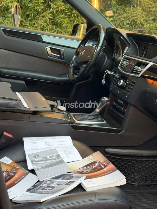 Mercedes E 200 2010 Black Automatic Used for Sale in Greater Cairo ( Cairo + Giza) - 9