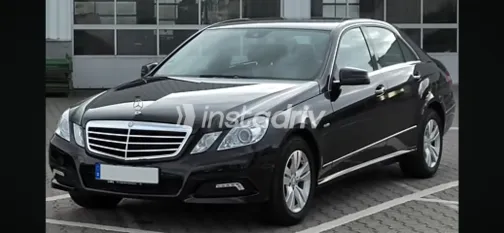 Mercedes E 200 2010 Black Automatic Used for Sale in Greater Cairo ( Cairo + Giza) - 10