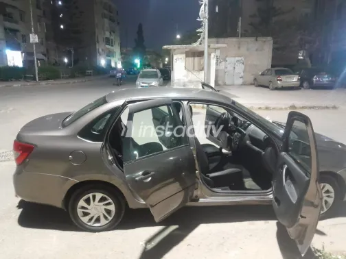 Lada Granta 2017 Gray Manual Used for Sale in Greater Cairo ( Cairo + Giza) - 4