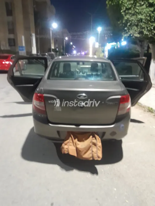 Lada Granta 2017 Gray Manual Used for Sale in Greater Cairo ( Cairo + Giza) - 6