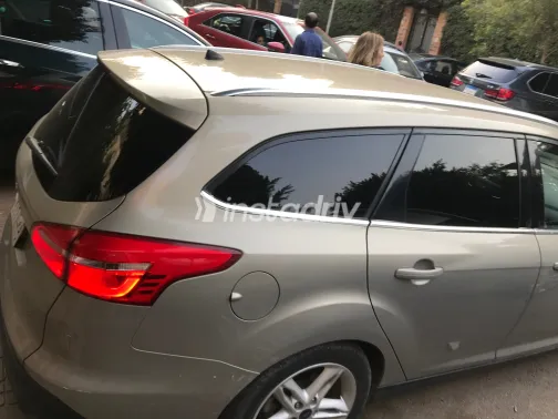 Ford Focus 2015 Gold Automatic Used for Sale in Greater Cairo ( Cairo + Giza) - 3