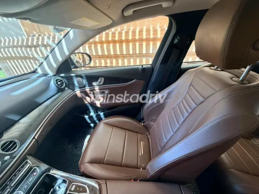 Mercedes E 180 2018 Black Automatic Used for Sale in Greater Cairo ( Cairo + Giza) - 3