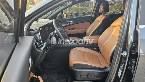 Kia Sportage 2023 White Automatic Used for Sale in Greater Cairo ( Cairo + Giza) - 3