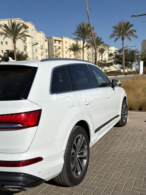 اودي Q7 2024 أبيض أوتوماتيك مستعملة للبيع في القاهرة الكبرى ( القاهرة - الجيزة) - 3