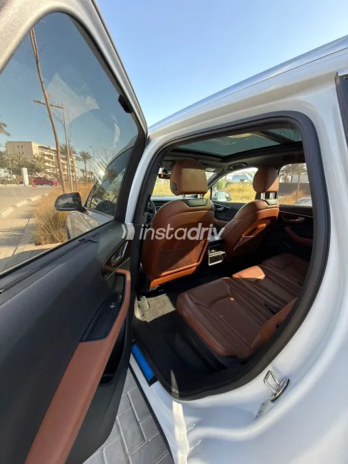 اودي Q7 2024 أبيض أوتوماتيك مستعملة للبيع في القاهرة الكبرى ( القاهرة - الجيزة) - 8