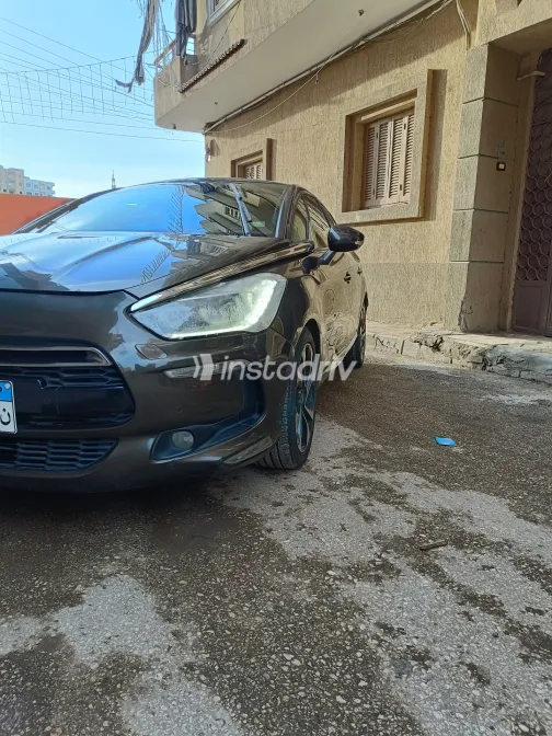 Ds DS5 2015 Bronze Automatic Used for Sale in Greater Cairo ( Cairo + Giza) - 4
