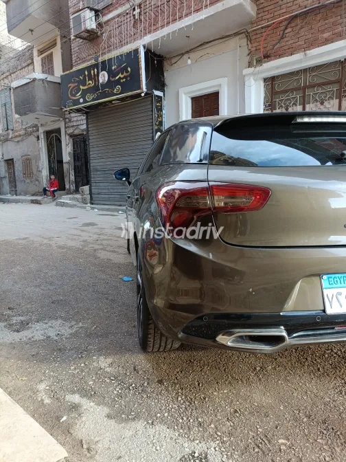 Ds DS5 2015 Bronze Automatic Used for Sale in Greater Cairo ( Cairo + Giza) - 5