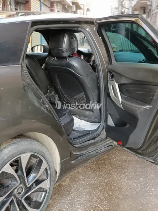 Ds DS5 2015 Bronze Automatic Used for Sale in Greater Cairo ( Cairo + Giza) - 10