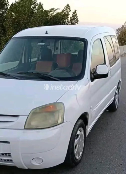 Peugeot Partner 2005 White Manual Used for Sale in Greater Cairo ( Cairo + Giza) - 1