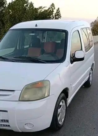 Peugeot Partner 2005 White Manual Used for Sale in Greater Cairo ( Cairo + Giza)