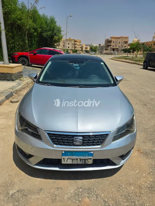 Seat Leon 2018 Silver Automatic Used for Sale in Greater Cairo ( Cairo + Giza) - 2