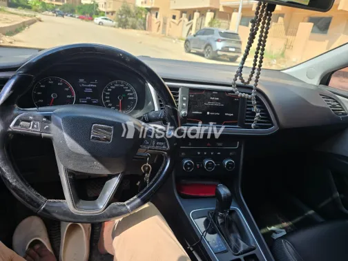 Seat Leon 2018 Silver Automatic Used for Sale in Greater Cairo ( Cairo + Giza) - 3