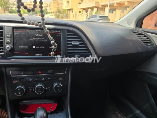 Seat Leon 2018 Silver Automatic Used for Sale in Greater Cairo ( Cairo + Giza) - 5