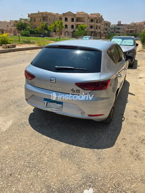 Seat Leon 2018 Silver Automatic Used for Sale in Greater Cairo ( Cairo + Giza) - 6