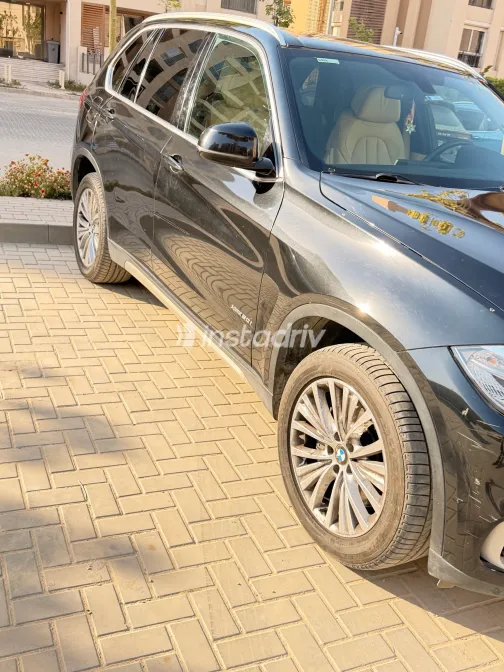 بي ام دبليو X5 2015 أسود أوتوماتيك مستعملة للبيع في القاهرة الكبرى ( القاهرة - الجيزة) - 2