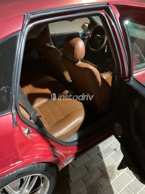 Opel Vectra 1997 Red Manual Used for Sale in Greater Cairo ( Cairo + Giza) - 10