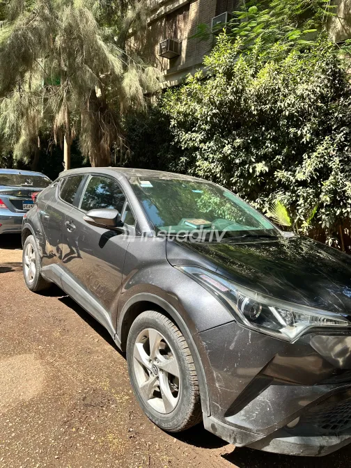 تويوتا C-HR 2019 رمادي يدوي مستعملة للبيع في القاهرة الكبرى ( القاهرة - الجيزة) - 3