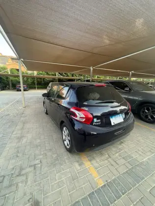 Peugeot 208 2015 White Automatic Used for Sale in Greater Cairo ( Cairo + Giza)