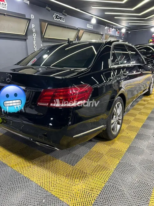 Mercedes E 200 2015 Black Automatic Used for Sale in Greater Cairo ( Cairo + Giza) - 3