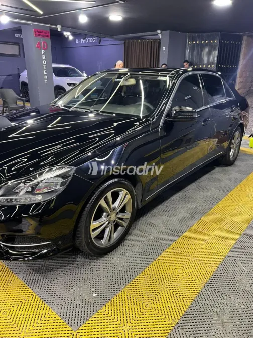 Mercedes E 200 2015 Black Automatic Used for Sale in Greater Cairo ( Cairo + Giza) - 4