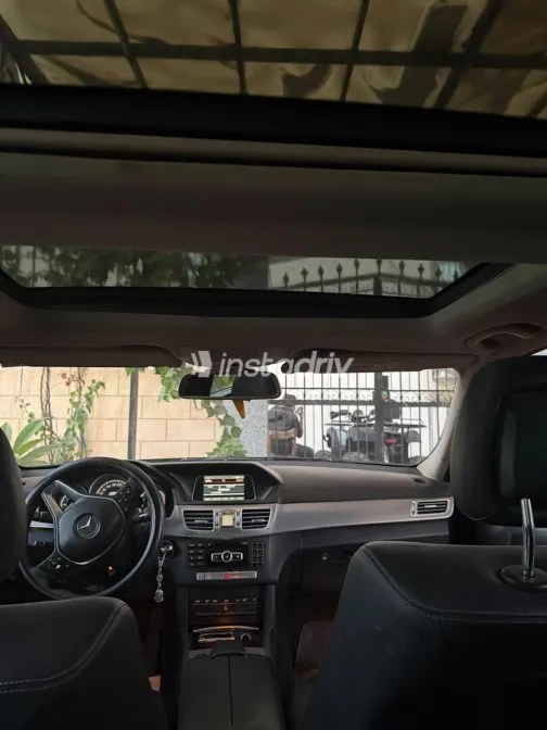 Mercedes E 200 2015 Black Automatic Used for Sale in Greater Cairo ( Cairo + Giza) - 5