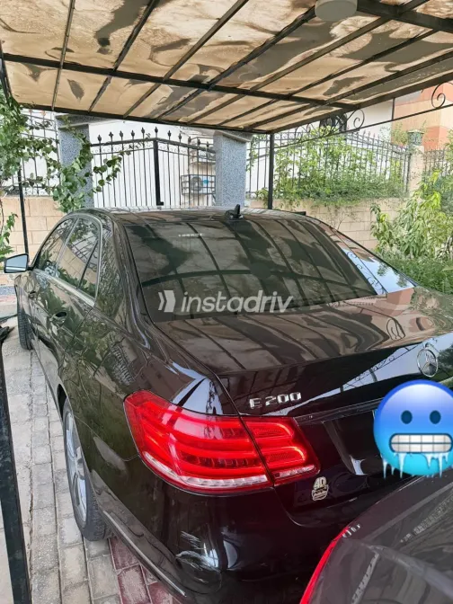 Mercedes E 200 2015 Black Automatic Used for Sale in Greater Cairo ( Cairo + Giza) - 6