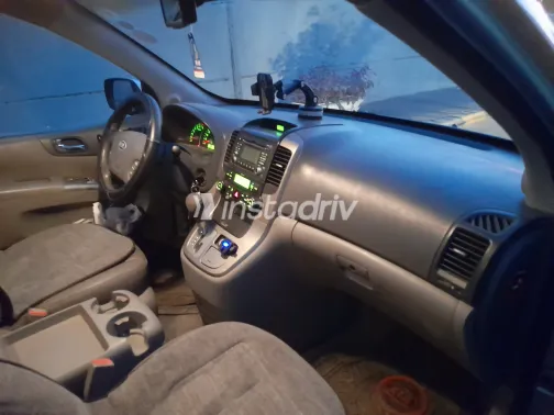Kia Carnival 2015 Silver Automatic Used for Sale in Greater Cairo ( Cairo + Giza) - 3