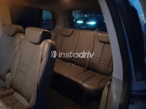 Kia Carnival 2015 Silver Automatic Used for Sale in Greater Cairo ( Cairo + Giza) - 7