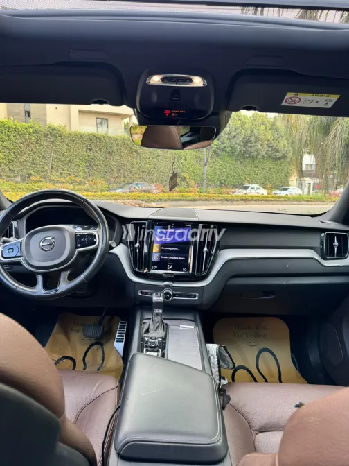 فولفو XC60 2021 أسود أوتوماتيك مستعملة للبيع في القاهرة الكبرى ( القاهرة - الجيزة) - 1