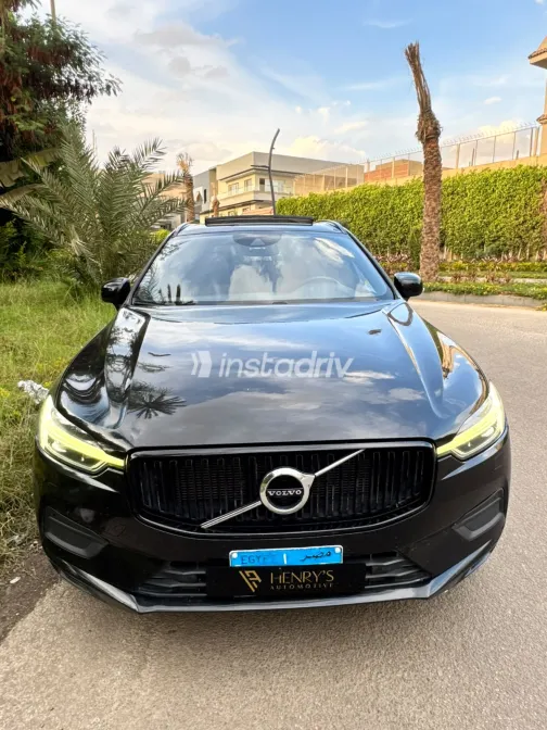 فولفو XC60 2021 أسود أوتوماتيك مستعملة للبيع في القاهرة الكبرى ( القاهرة - الجيزة) - 2