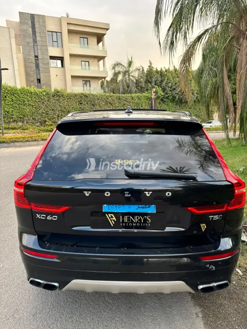 فولفو XC60 2021 أسود أوتوماتيك مستعملة للبيع في القاهرة الكبرى ( القاهرة - الجيزة) - 3
