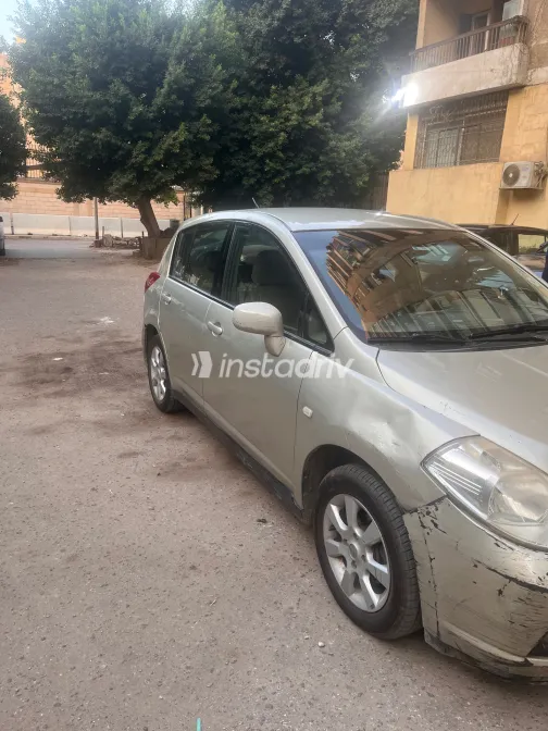Nissan Tiida 2007 Beige Manual Used for Sale in Greater Cairo ( Cairo + Giza) - 5