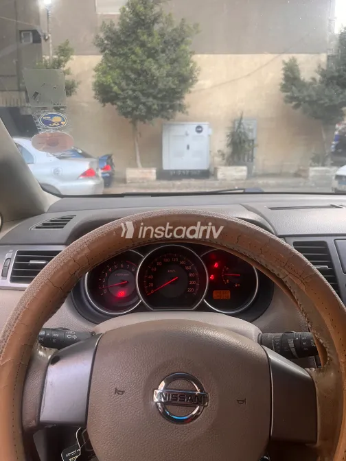 Nissan Tiida 2007 Beige Manual Used for Sale in Greater Cairo ( Cairo + Giza) - 7
