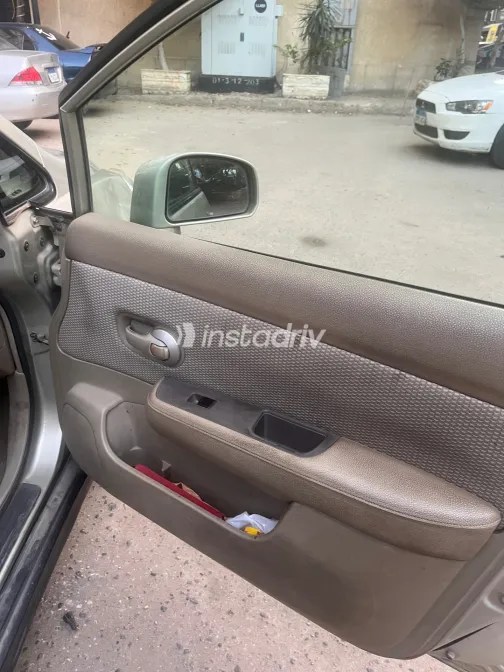 Nissan Tiida 2007 Beige Manual Used for Sale in Greater Cairo ( Cairo + Giza) - 8