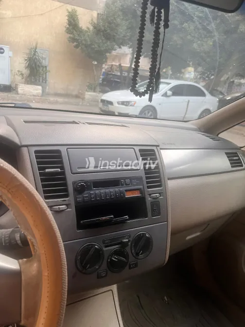 Nissan Tiida 2007 Beige Manual Used for Sale in Greater Cairo ( Cairo + Giza) - 9