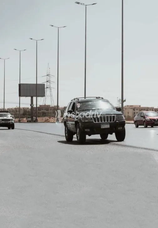 Jeep Grand Cherokee 2001 Blue Automatic Used for Sale in Greater Cairo ( Cairo + Giza) - 1