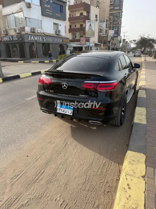 مرسيدس GLC 300 2023 أسود أوتوماتيك مستعملة للبيع في القاهرة الكبرى ( القاهرة - الجيزة) - 1