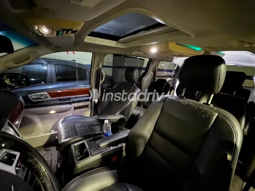 Chrysler Town & Country 2009 Black Automatic Used for Sale in Greater Cairo ( Cairo + Giza) - 5