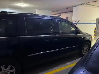 Chrysler Town & Country 2009 Black Automatic Used for Sale in Greater Cairo ( Cairo + Giza)