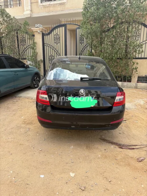 سكودا اوكتافيا A7 2014 أسود أوتوماتيك مستعملة للبيع في القاهرة الكبرى ( القاهرة - الجيزة) - 2