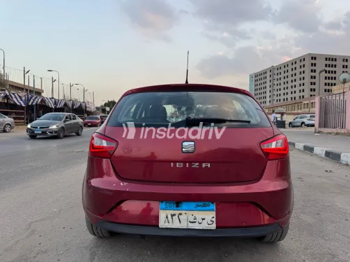 Seat Ibiza 2014 Red Automatic Used for Sale in Greater Cairo ( Cairo + Giza) - 6