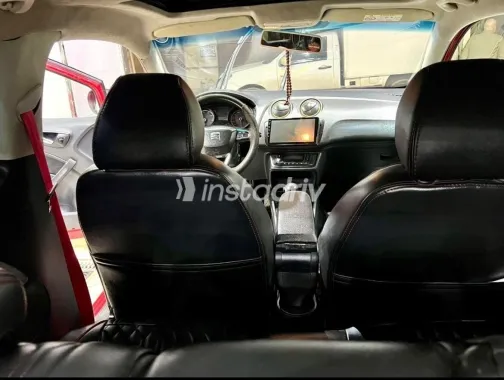 Seat Ibiza 2015 Red Automatic Used for Sale in Greater Cairo ( Cairo + Giza) - 3