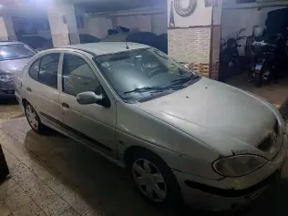 Renault Megane 2001 Silver Automatic Used for Sale in Greater Cairo ( Cairo + Giza)