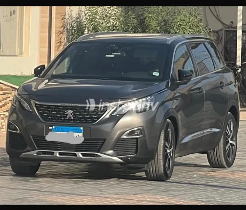 بيجو 5008 2019 رمادي أوتوماتيك مستعملة للبيع في القاهرة الكبرى ( القاهرة - الجيزة) - 2