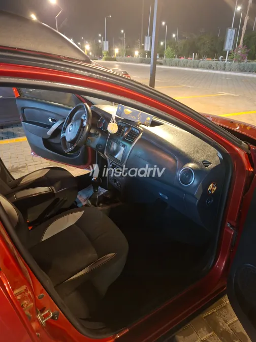 Renault Sandero Step Way 2017 Red Automatic Used for Sale in Greater Cairo ( Cairo + Giza) - 4