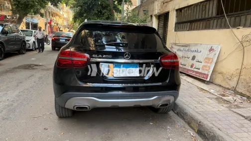 مرسيدس GLA 200 2018 أسود أوتوماتيك مستعملة للبيع في القاهرة الكبرى ( القاهرة - الجيزة) - 2