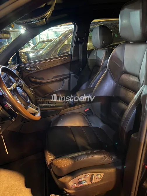 Porsche Macan 2021 White Automatic Used for Sale in Greater Cairo ( Cairo + Giza) - 7