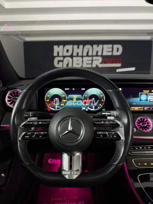مرسيدس E 300 2021 أسود أوتوماتيك مستعملة للبيع في القاهرة الكبرى ( القاهرة - الجيزة) - 1