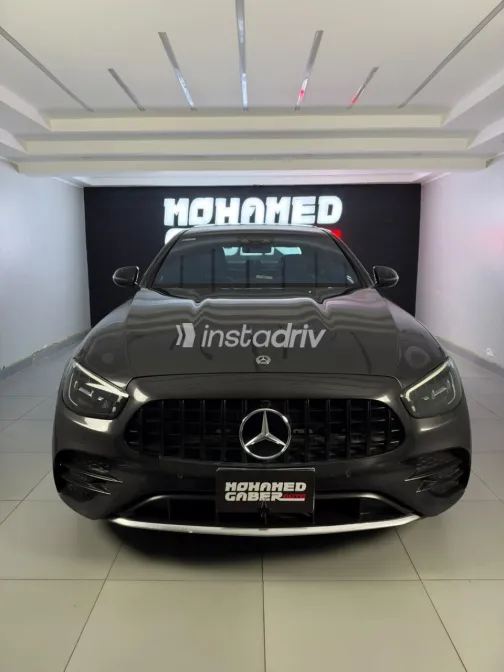 مرسيدس E 300 2021 أسود أوتوماتيك مستعملة للبيع في القاهرة الكبرى ( القاهرة - الجيزة) - 6